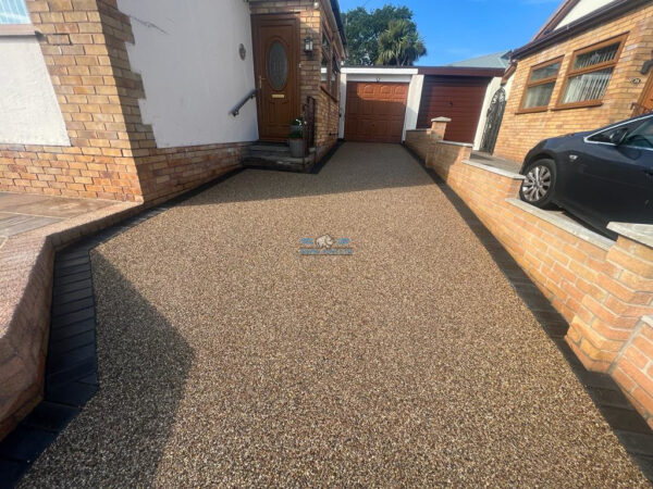 rhino pave resin bound driveway with charcoal edging in prestatyn denbighshire 6 600x450